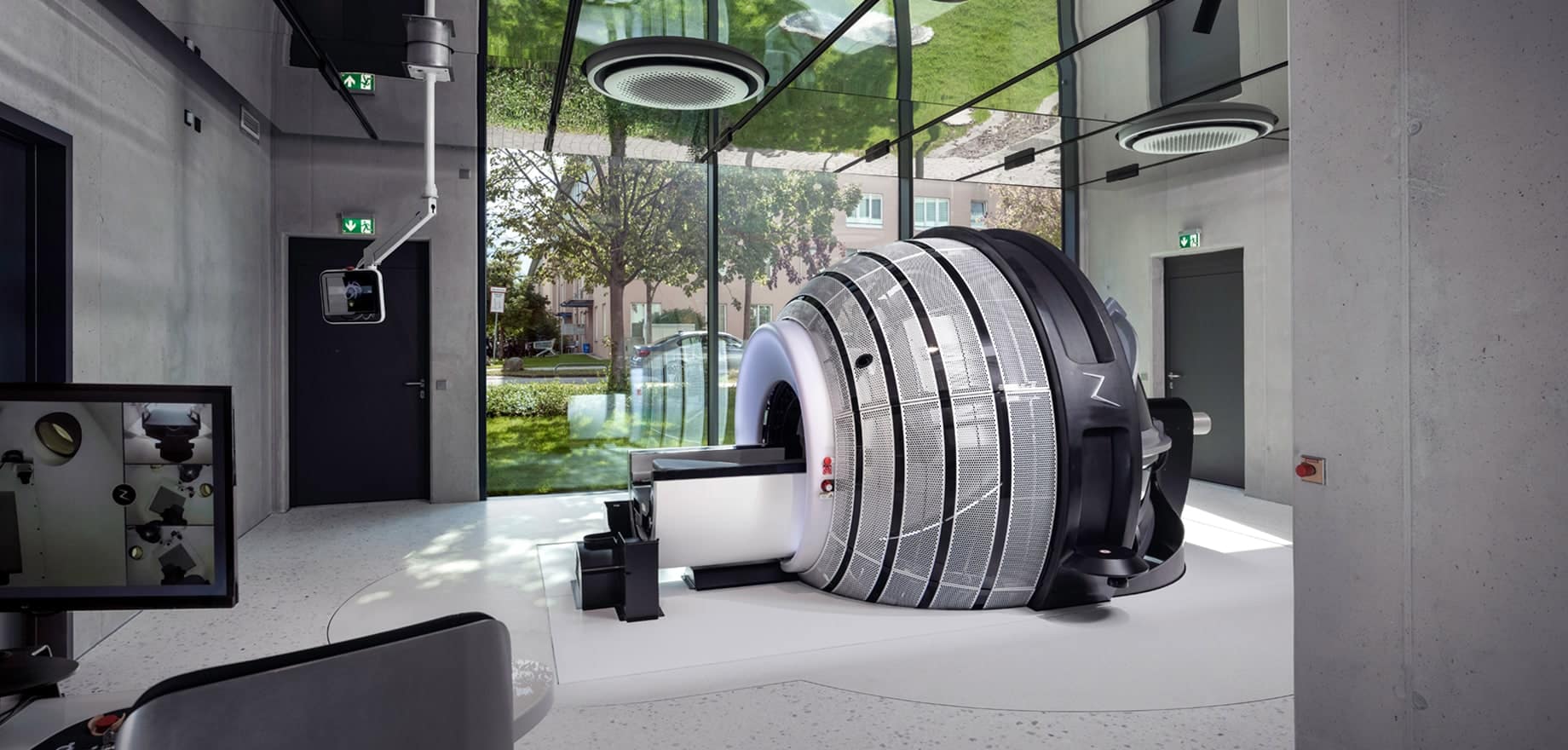 一人でも多くの患者様へ - ZAP-X設置施設